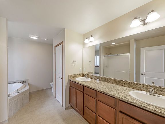 5th image of 3614 Portage Ln Unit 200