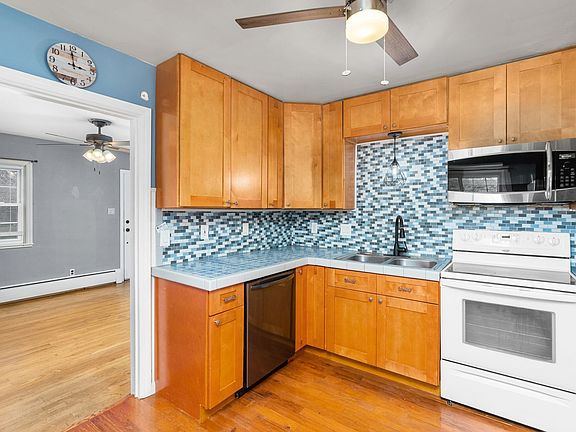 4th image of 3000 Woodrow St
