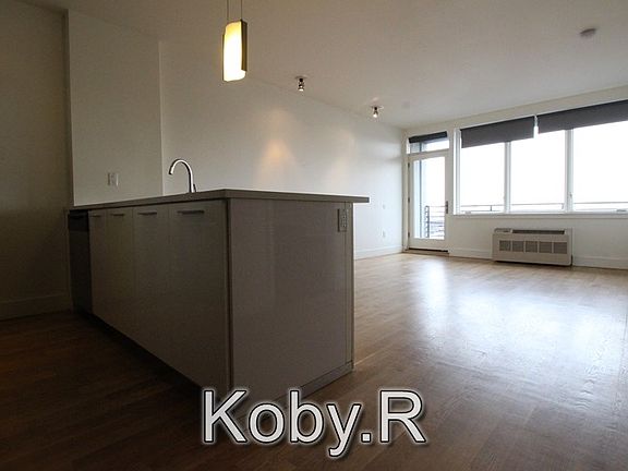 3rd image of 387 Franklin Ave APT 502