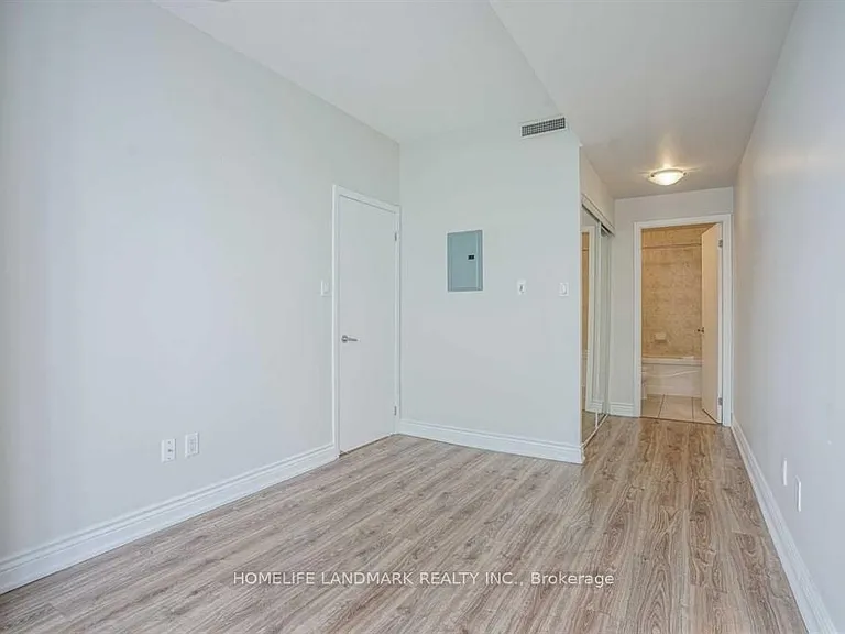37 Grosvenor St #3401 — Photo 6