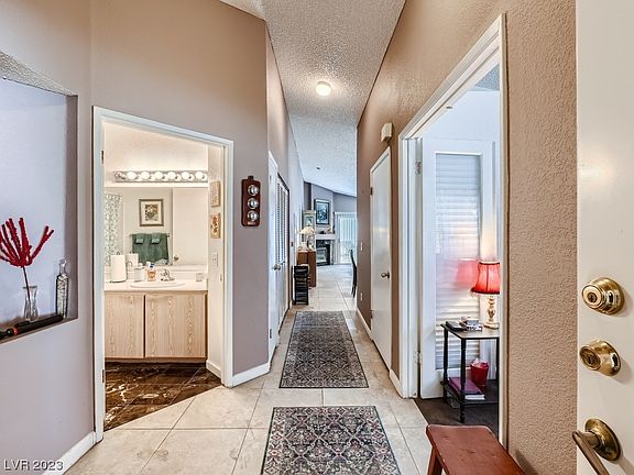 5th image of 833 Yacht Harbor Dr #0