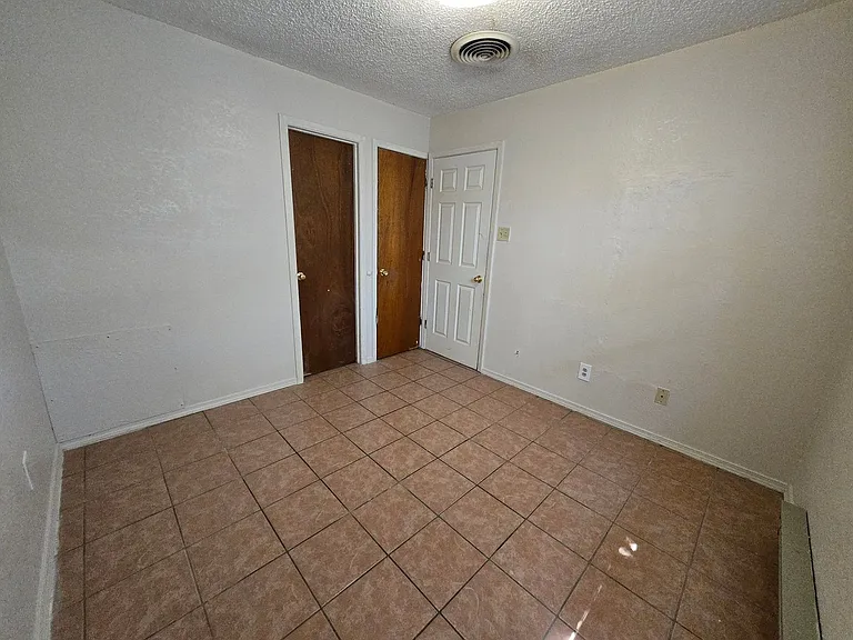 304C W Deming St — Photo 5