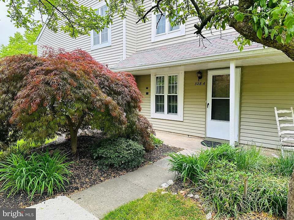 328A Delancey Pl #A
