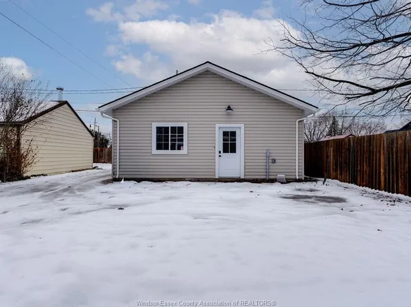 1329 Saint Anne St #Adu, Tecumseh, ON N8N 1T7