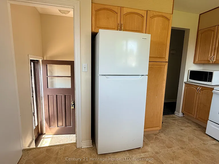 6780 Hagar Ave — Photo 5