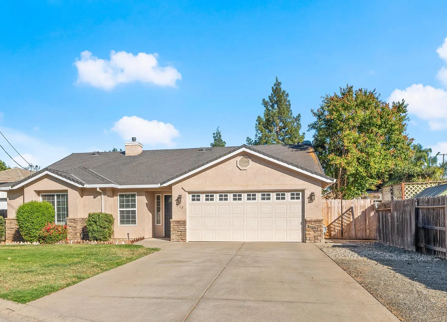 312 Olive St photo 1