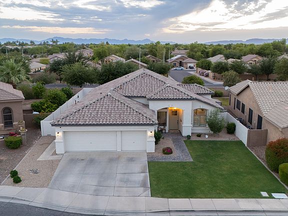3rd image of 2982 S HOLGUIN Way
