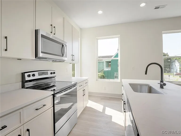 2107 North Ave #2 — Photo 2