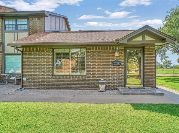 1315 Canterbury Blvd, Altus, OK 73521