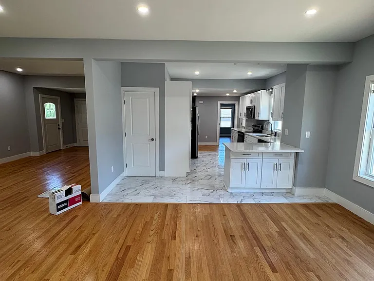 6 Old Amity Rd — Photo 3