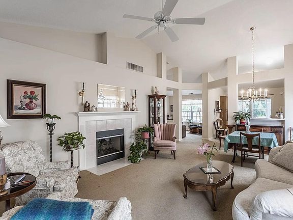 3rd image of 5362 Spring Creek Cir