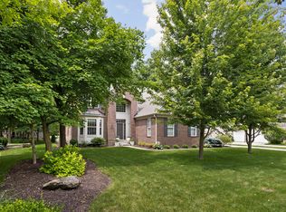 6830 Windemere Dr, Zionsville, IN 46077