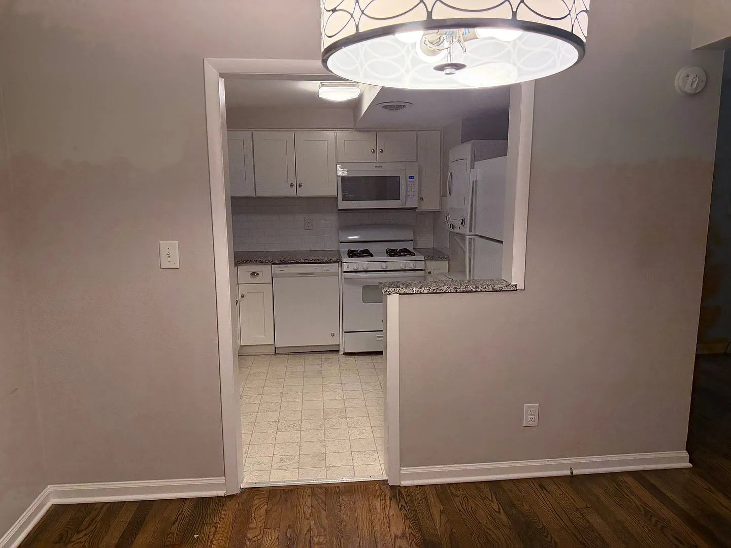2 Bedroom Condo on St. Mary's St. — Photo 4