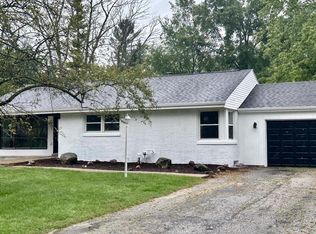 5225 Tuckaway DRIVE, Greenfield, WI 53221