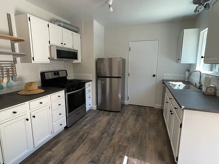 Kitchen w/ new floors & Upgrades