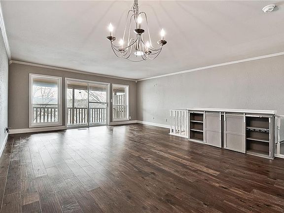 5th image of 39 Davis Cir