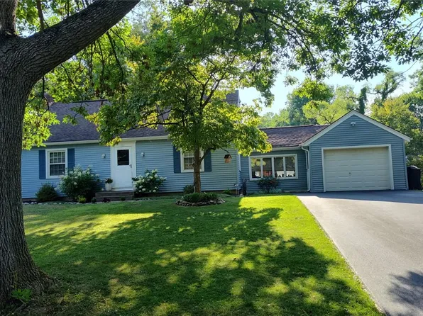 171 Champion Ave, Webster, NY 14580