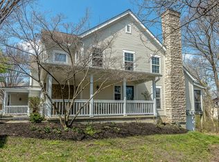 384 Sycamore Woods Ln, Columbus, OH 43230