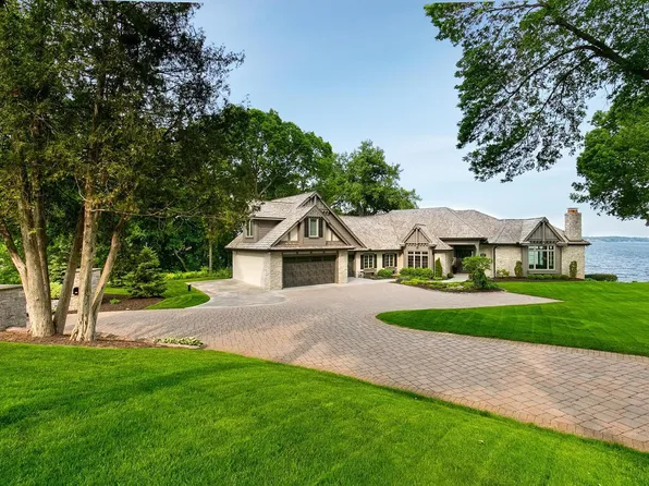 1487 Shoreline Dr, Wayzata, MN 55391