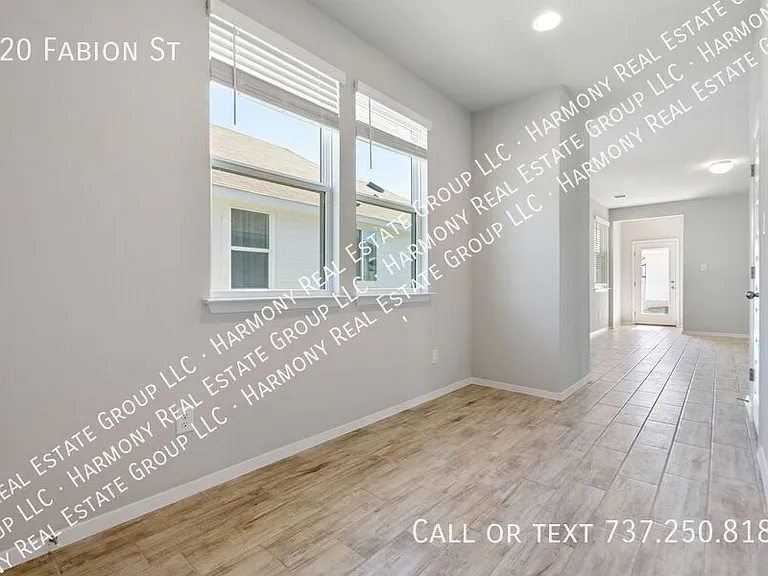 220 Fabion St — Photo 8