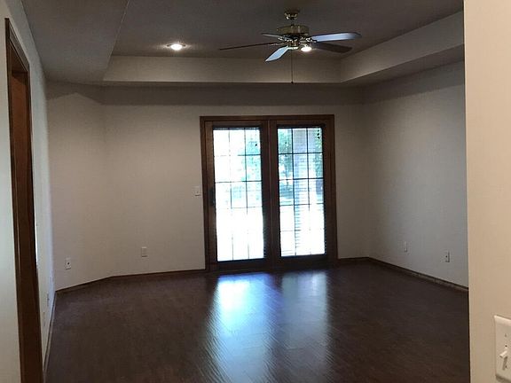 3rd image of 3315 S Leawood Avenue
