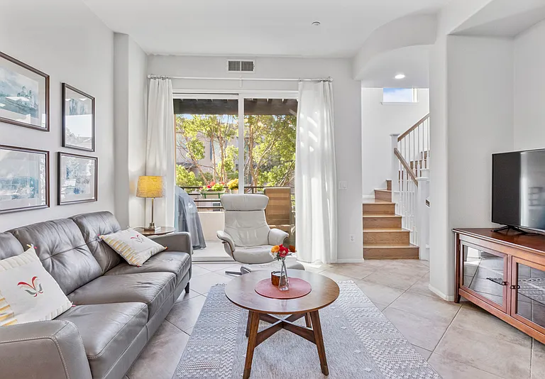 2807 Escala Cir — Photo 1