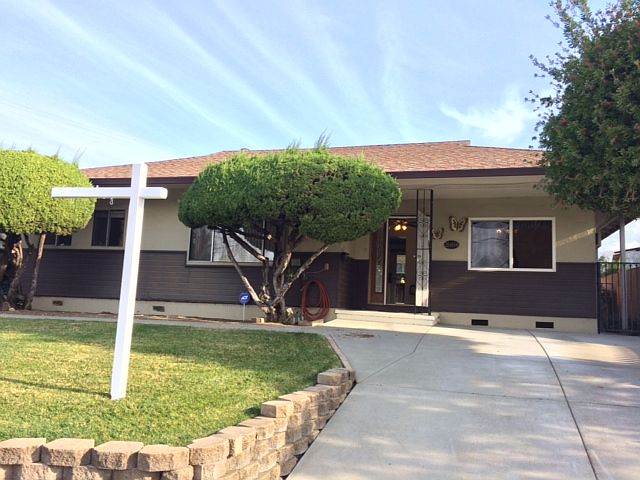 1st image of 26804 Freitas Dr
