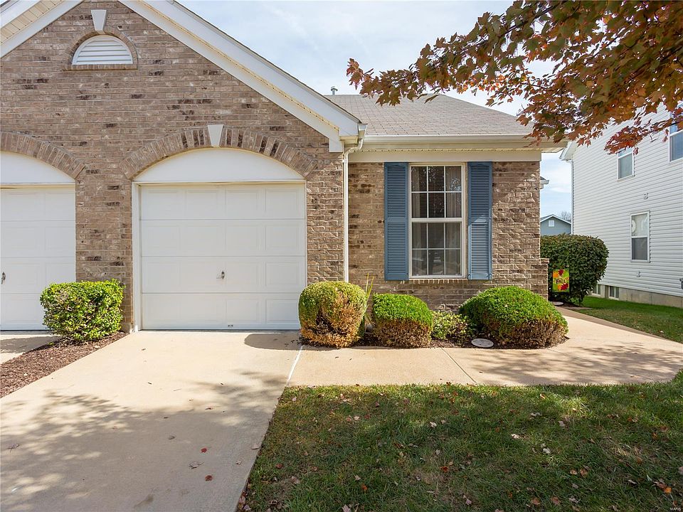 1st image of 34 Jost Villa Dr