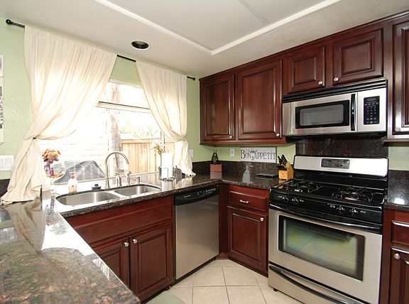 5th image of 17725 Gazania Dr