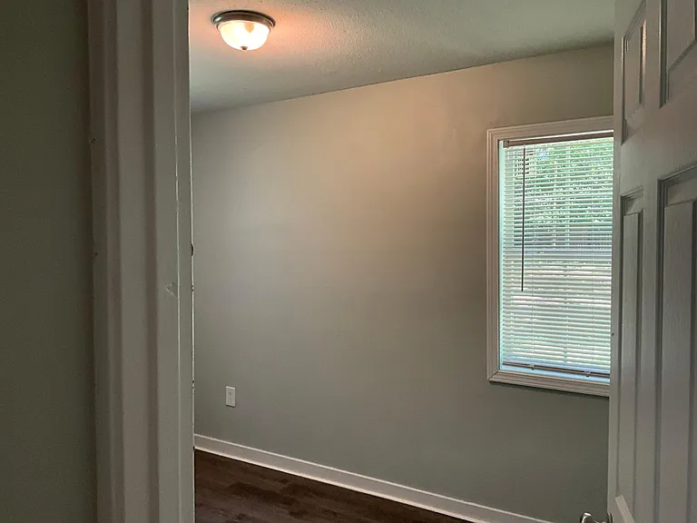 3056 Woodview Dr — Photo 9
