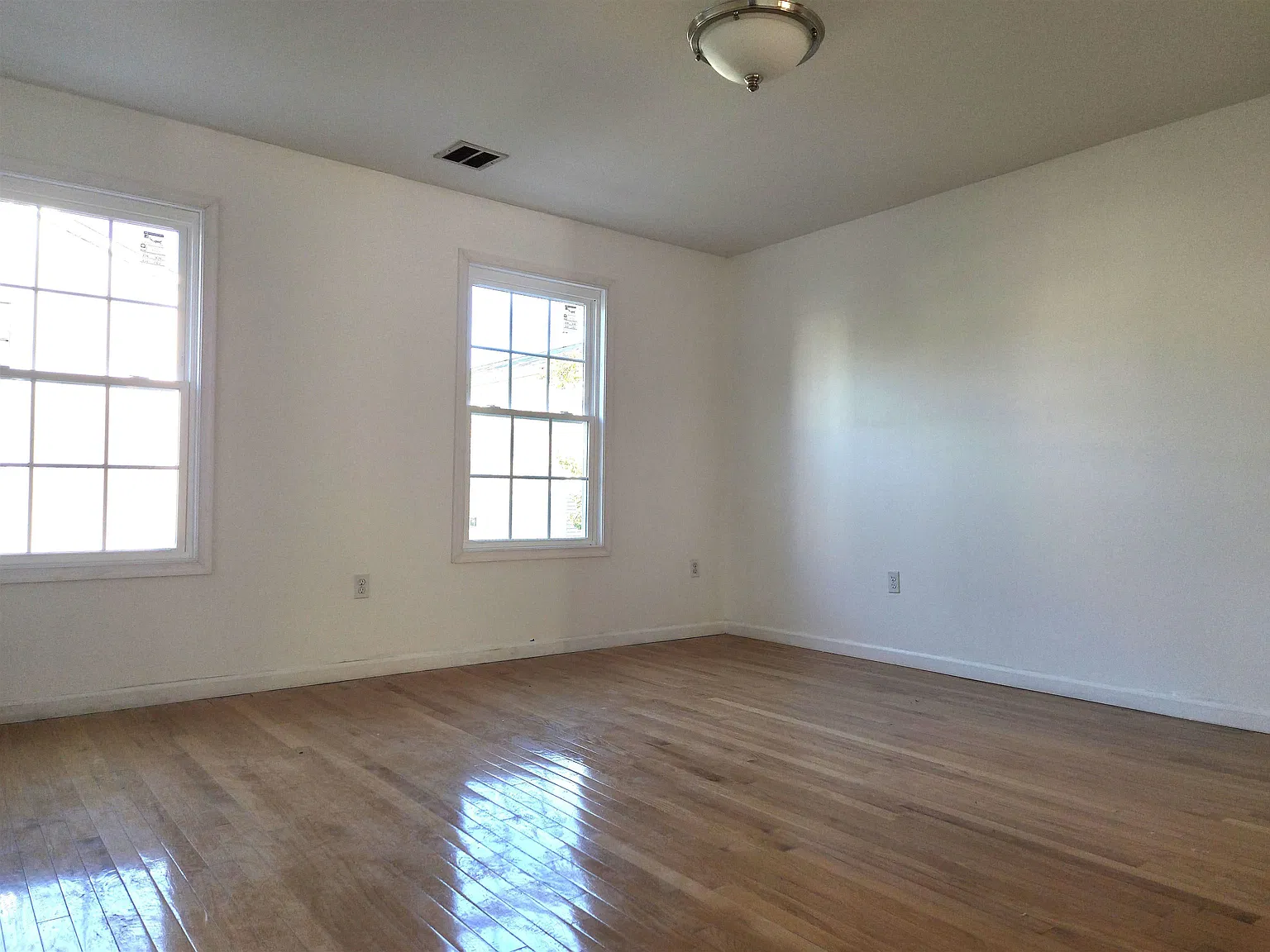 3 bed, 2.0 bath, $3,000 — Photo 3