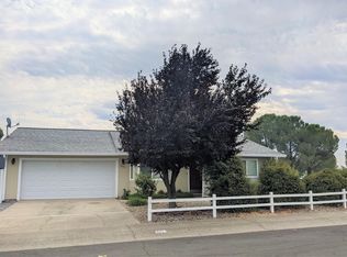887 Springer Dr, Redding, CA 96003