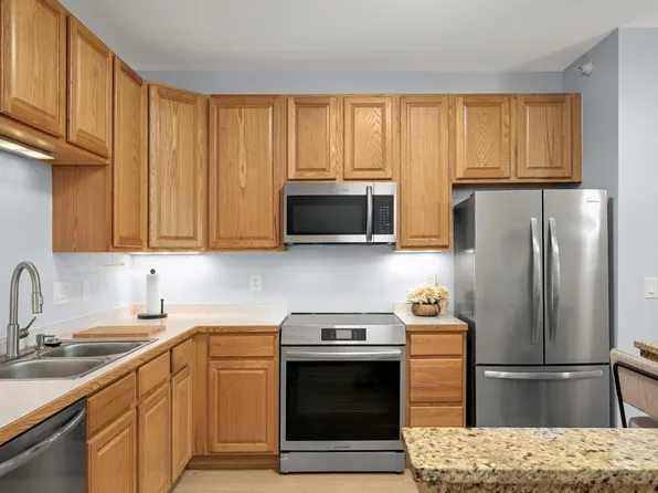 4824 E 53rd St APT 301, Minneapolis, MN 55417