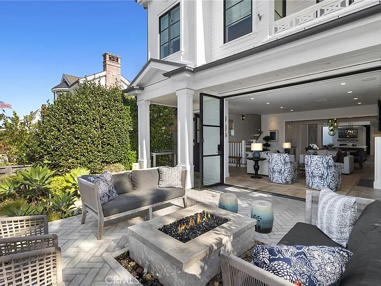 302 Orchid Ave — Photo 3