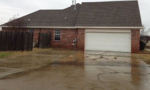 2nd image of 724 Lena Dr