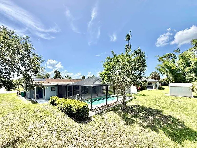 2055 Hyatt Dr — Photo 33