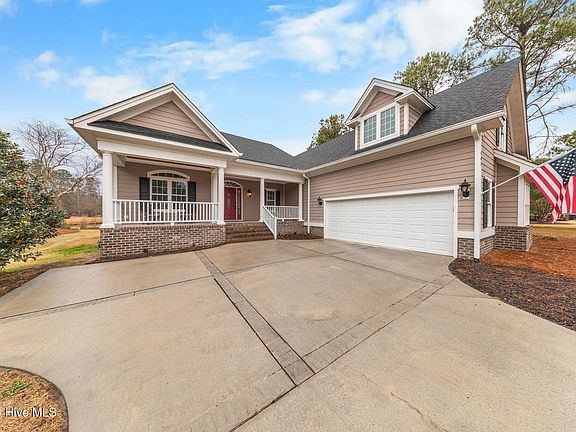 3rd image of 105 Cardinal Lake Drive