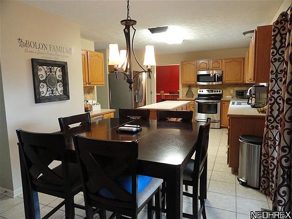 3rd image of 279 Ravenshollow Dr