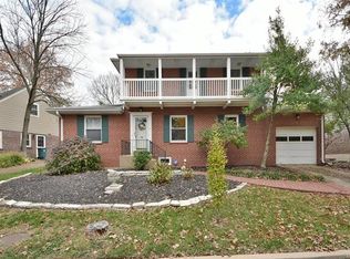 36 Heatherbrook Ln, Saint Louis, MO