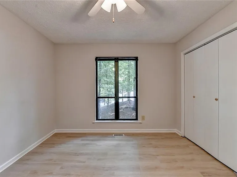 5100 Forest Mist Dr SE — Photo 24