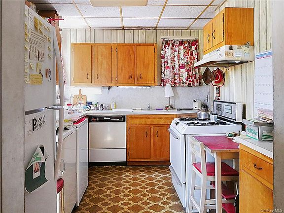 4th image of 431 Park Hill Ave