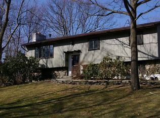 27 Meddaugh, La Grange, NY 12569