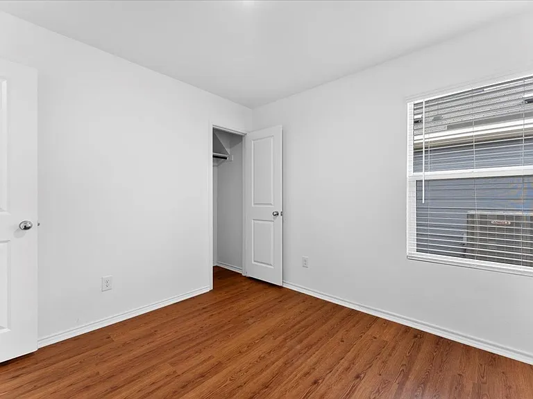 211 Herman Ln — Photo 16