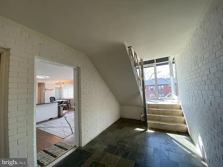 1221 N Quinn St #1 — Photo 5