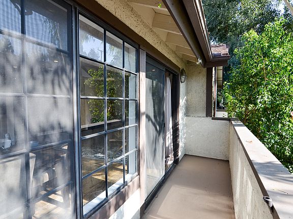 2nd image of 21811 Saticoy St Unit 24