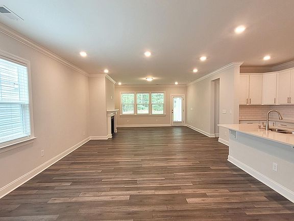 5th image of 2308 Jollay St