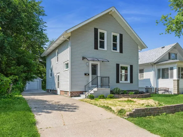 2408 16th Ave, Moline, IL 61265