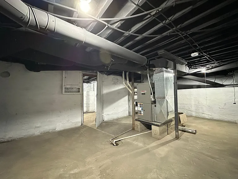 107 W Sycamore St — Photo 18