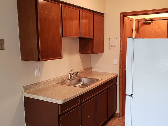 3rd image of 3230 Penn Ave N APT 7
