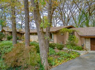 22659 N Cherry Hill Rd, Barrington, IL 60010